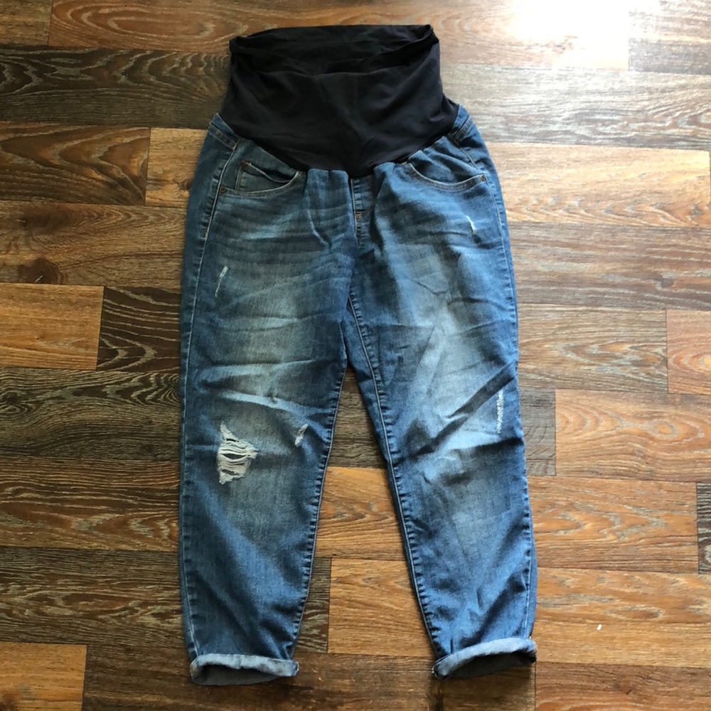 Maternity boyfriend jeans